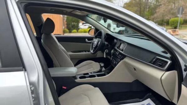 2016 Kia Optima - Image 5