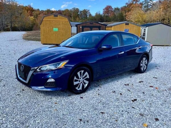 2020 Nissan Altima - Image 2