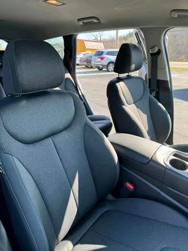 2023 Hyundai Sante Fe SEL - Image 17