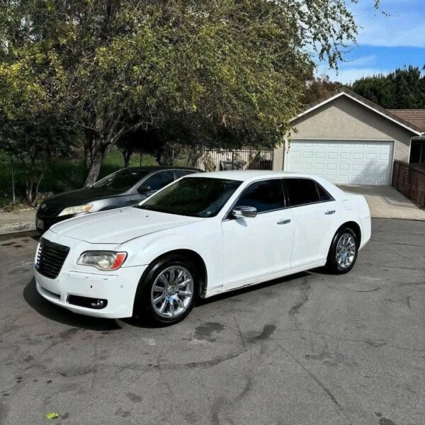 2012 Chrysler 300 3.6 - Image 3