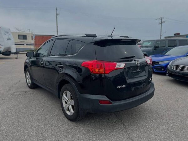 2014 Toyota RAV4 XLE - Image 5