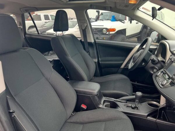 2014 Toyota RAV4 XLE - Image 8