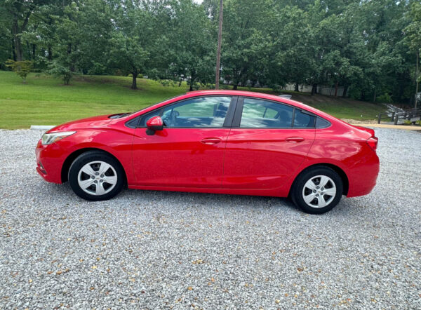 2017 Chevrolet Cruze - Image 5