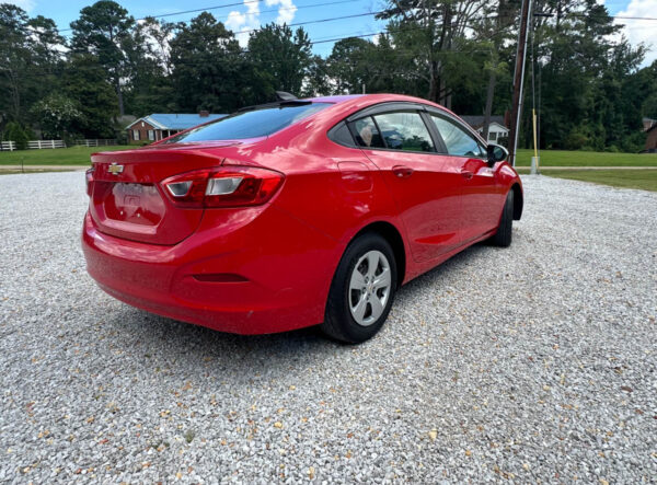 2017 Chevrolet Cruze - Image 8