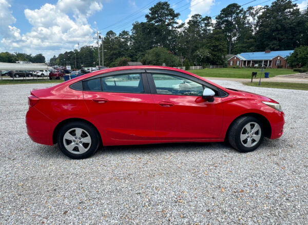 2017 Chevrolet Cruze - Image 9