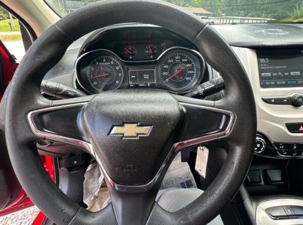 2017 Chevrolet Cruze - Image 14