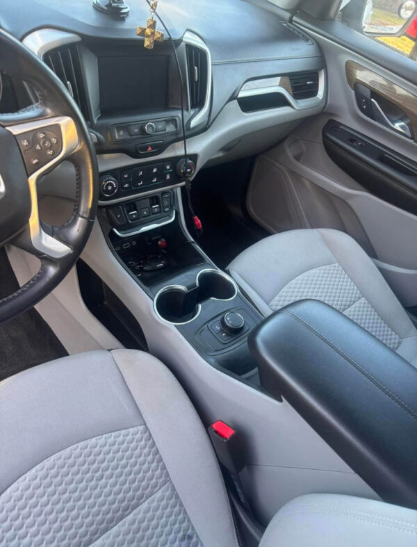 2021 GMC Terrain SLE - Image 7