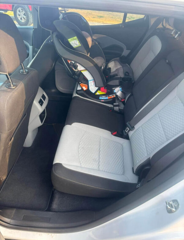 2021 GMC Terrain SLE - Image 5