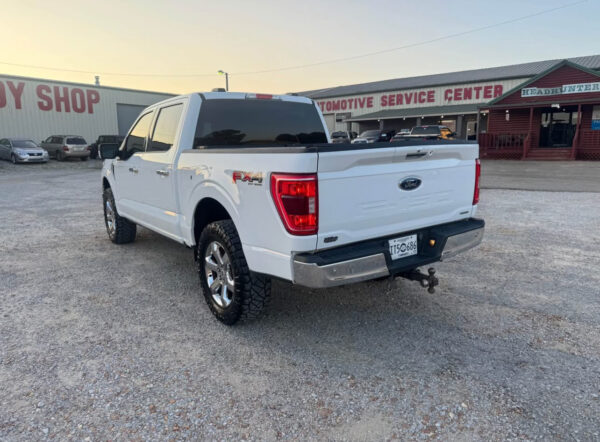 2021 Ford F-150 · XLT Pickup 4D 5 1/2 ft - Image 5