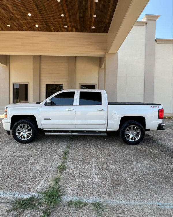 2014 Chevrolet Silverado 1500 Crew Cab · High Country Pickup 4D 5 3/4 ft - Image 3