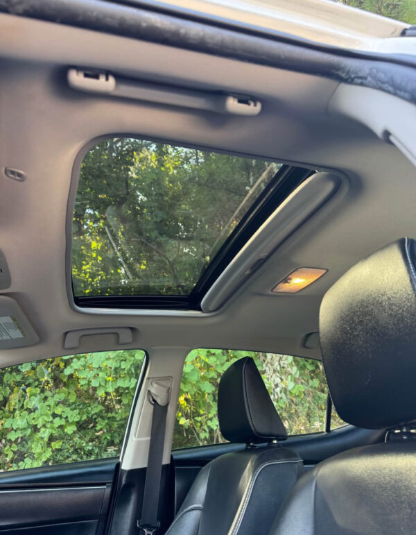 2018 Toyota Corolla · XLE Sedan 4D - Image 8