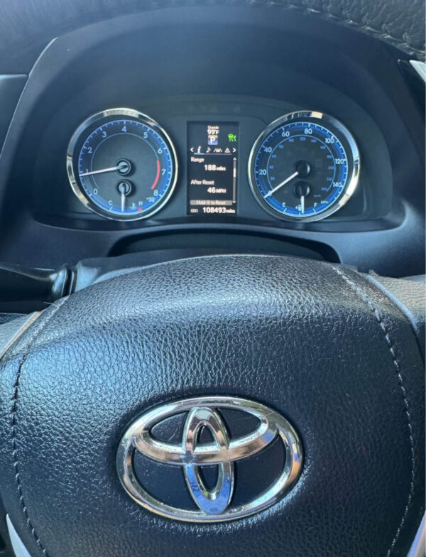 2018 Toyota Corolla · XLE Sedan 4D - Image 12